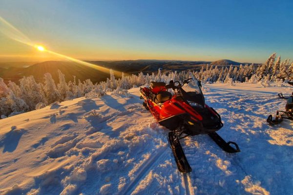 2 days Snowmobile Tour on and off trails